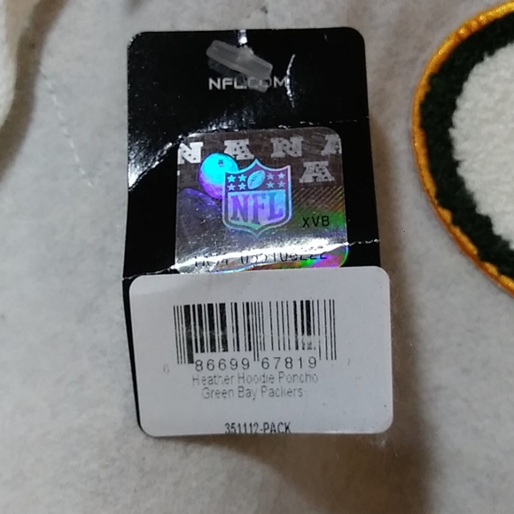 NWT Green Bay Packers sweatshirt poncho - Picture 6 of 11